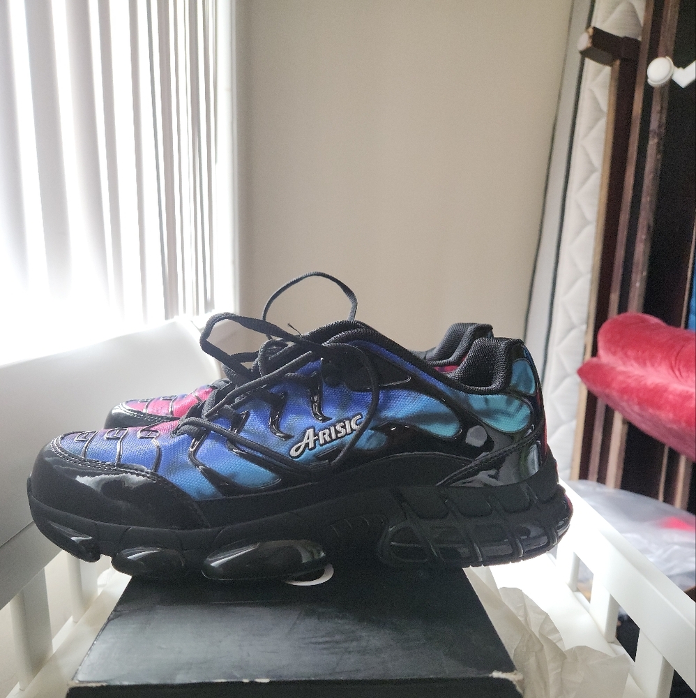 Arisic Gradient Sneakers